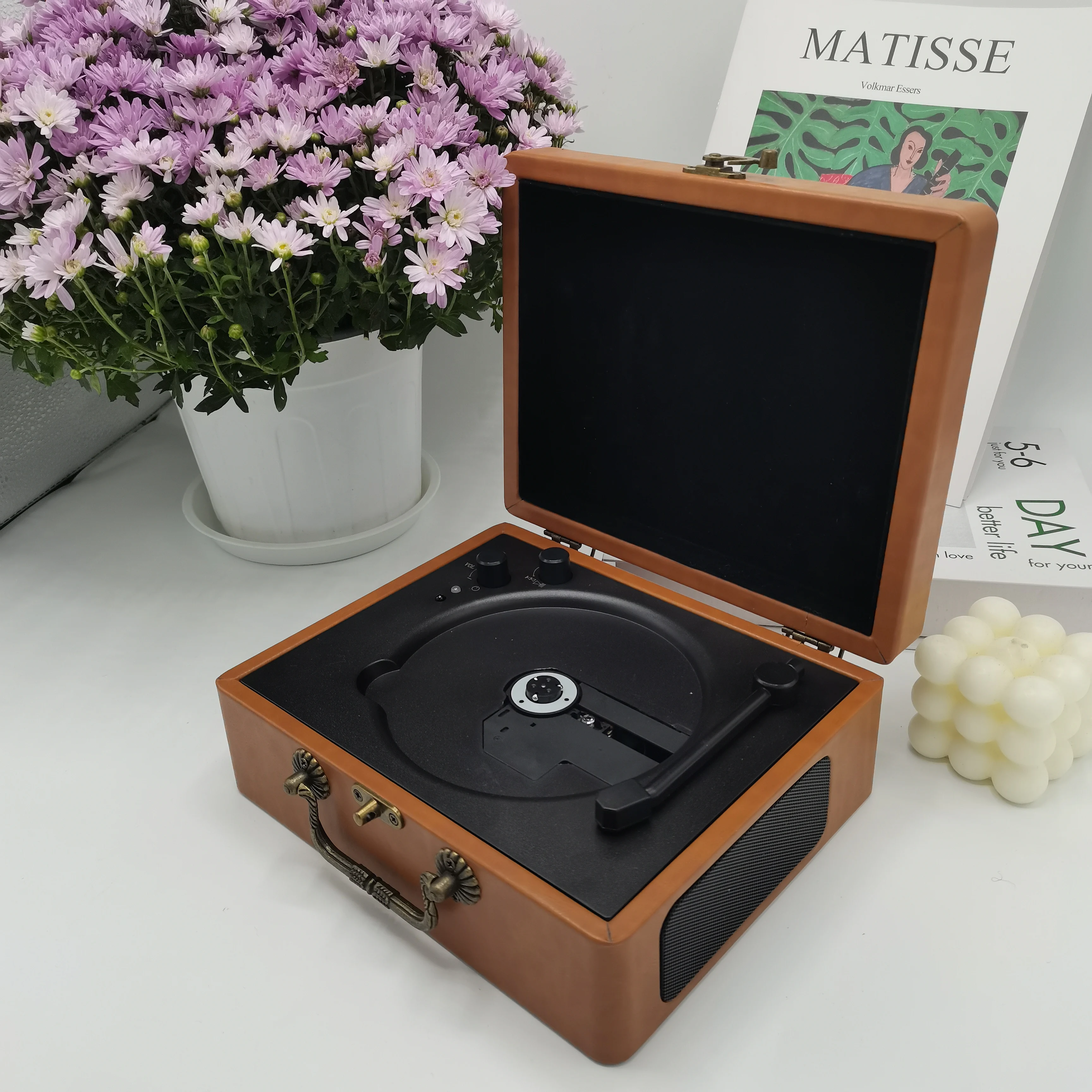 

Hooqu High Quality Custom High Appearance Level Usb Charging Personal Music Listening Cd Player For Gift