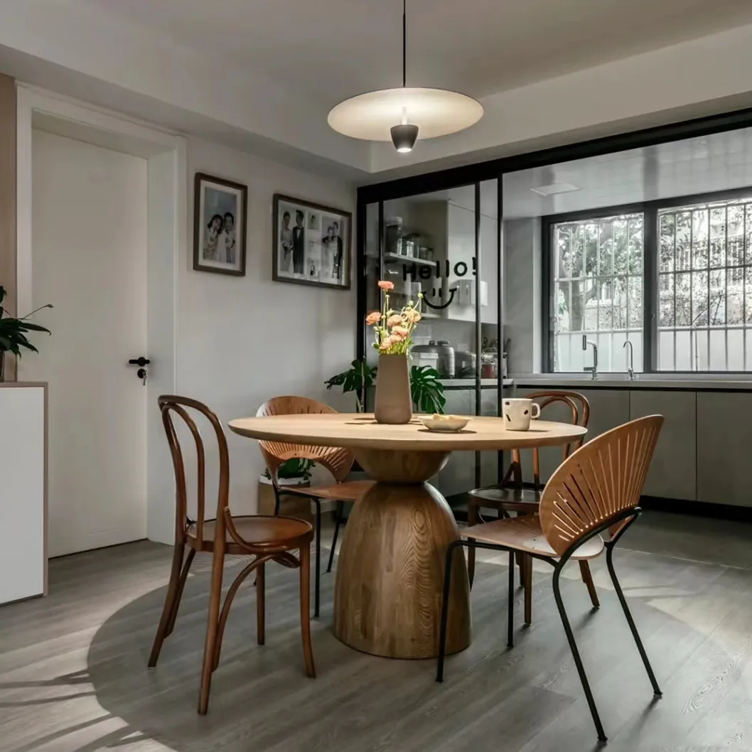 

Скандинавский массив дерева, массив круглого стола, простой обеденный стол с деревянным пирсом