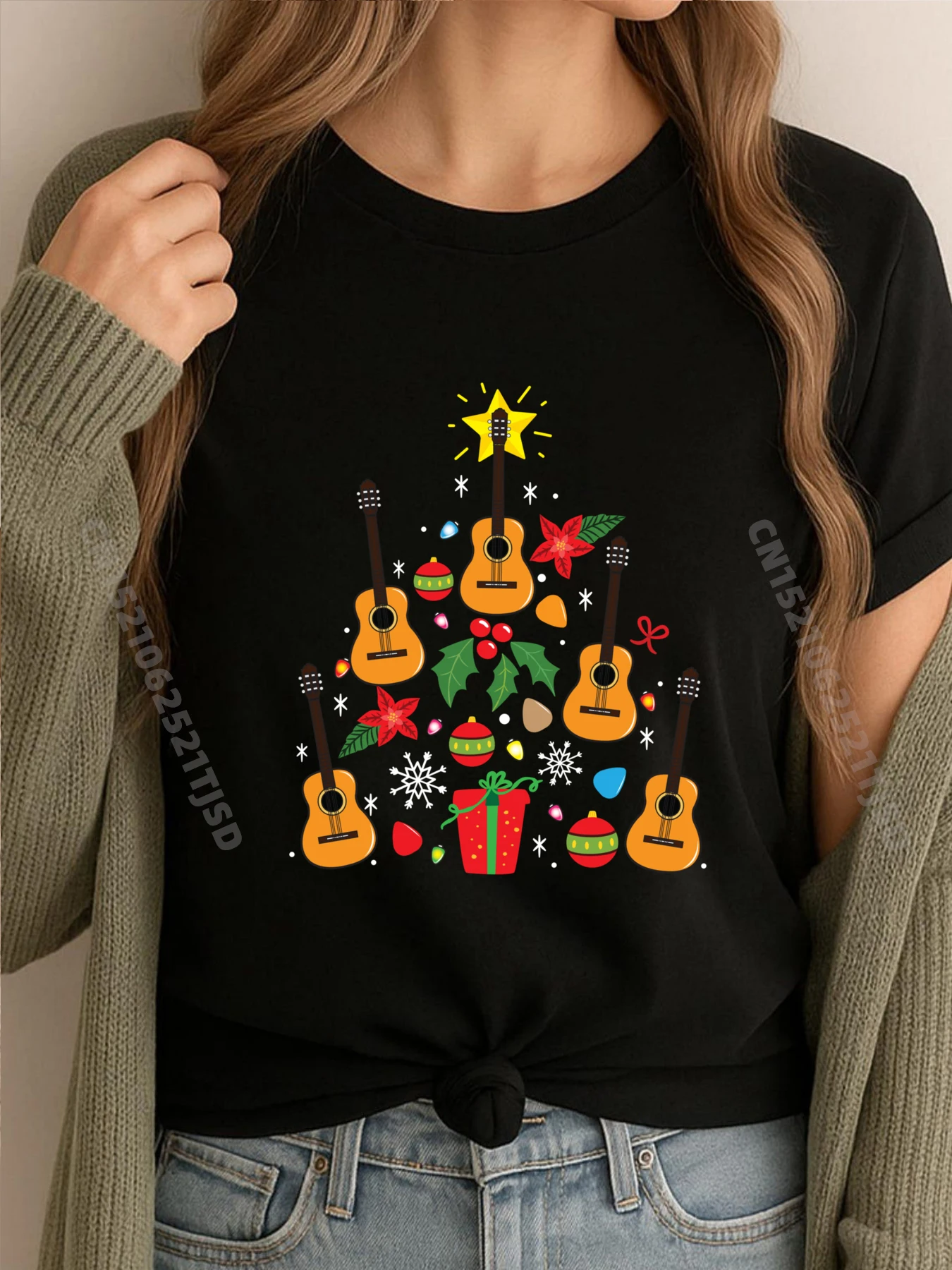 

Гитара Рождественский орнамент Елка Акустическая забавная женская простая рубашка Ограниченное время Специальная мужская одежда Иллюстрация