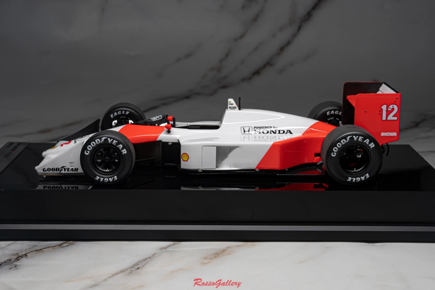 アマルガム AMA 1:18 F1 MP4-4 セナシミュレーション限定版樹脂金属静的車モデルおもちゃギフト