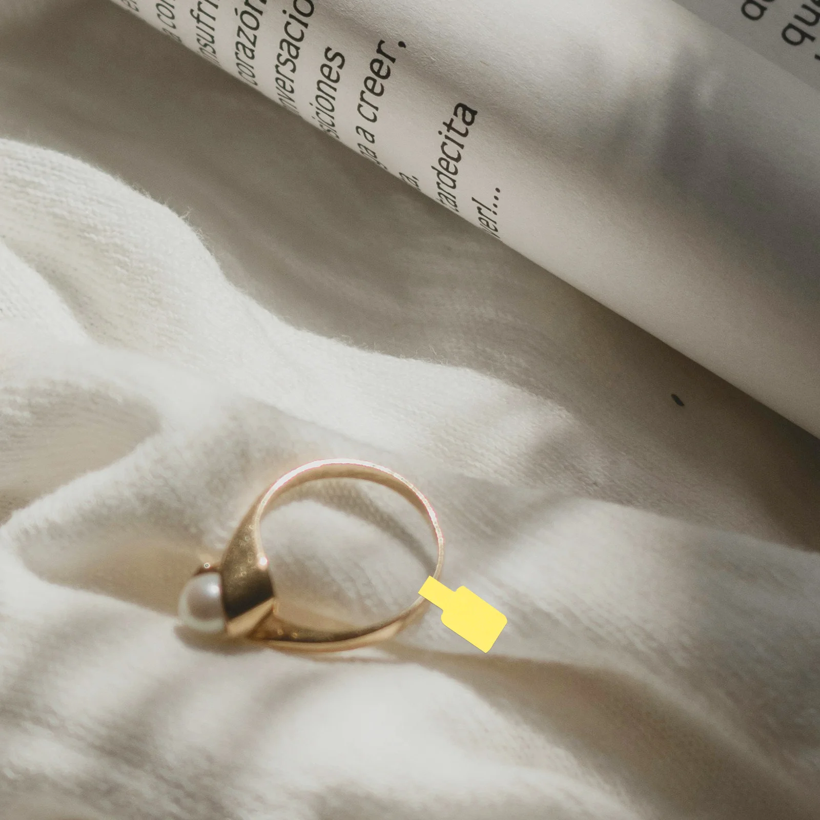 

100Pcs Jewelry Tag Roll Stable Material Easy to Write Name Price Producer Suitable for Various Jewelry Supplies