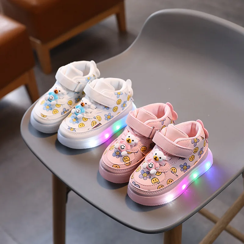 

Spring and Autumn New Children's Light Glowing Sneakers Girls Smiley Leather Casual Board Shoes Toddler Shoes