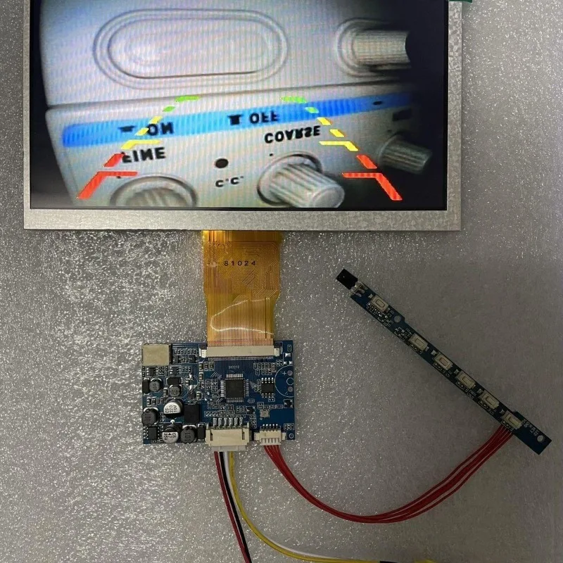 7 Inch HD AHD Vehicle Monitor, 1CH AV Input, ACC Auto Priority Reverse Screen for Truck Harvester
