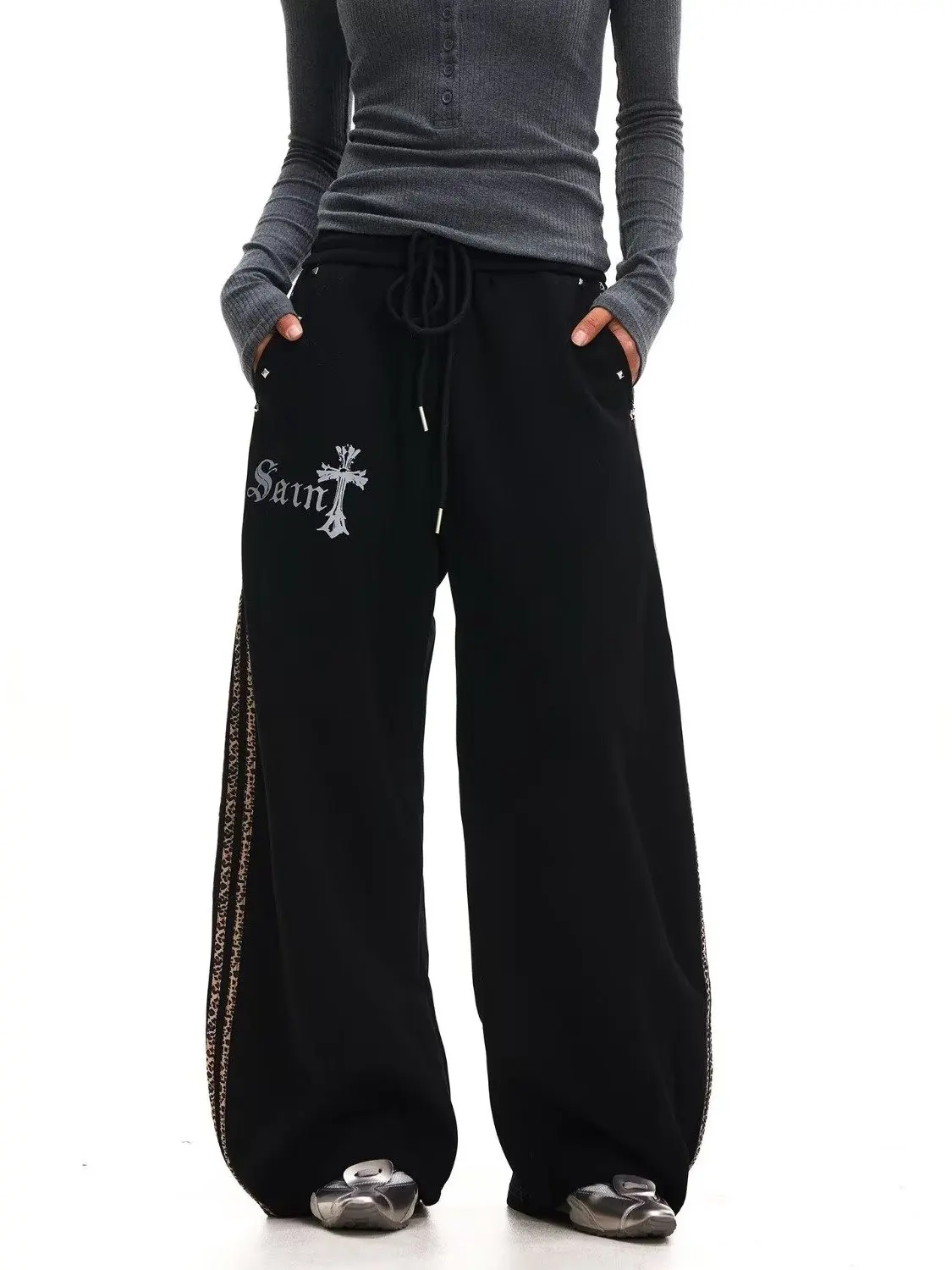 Retro American Rivet Decorative Wide Leg Sweatpants Women's Loose Knife Design Jazz Dance Long Pants High Waist Asymmetric