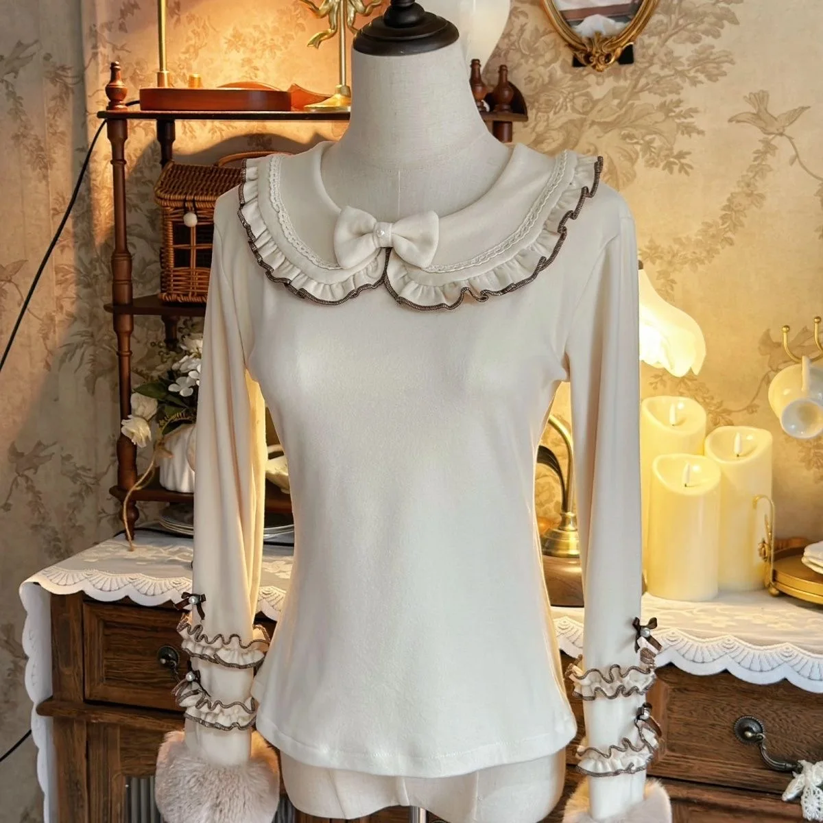 Süße japanische Lolita-Langarmbluse, Herbst-Winter-Puppenkragen, Samthemd, Spitzenbesatz, inneres Oberteil, passendes JSK-Outfit von Lolita