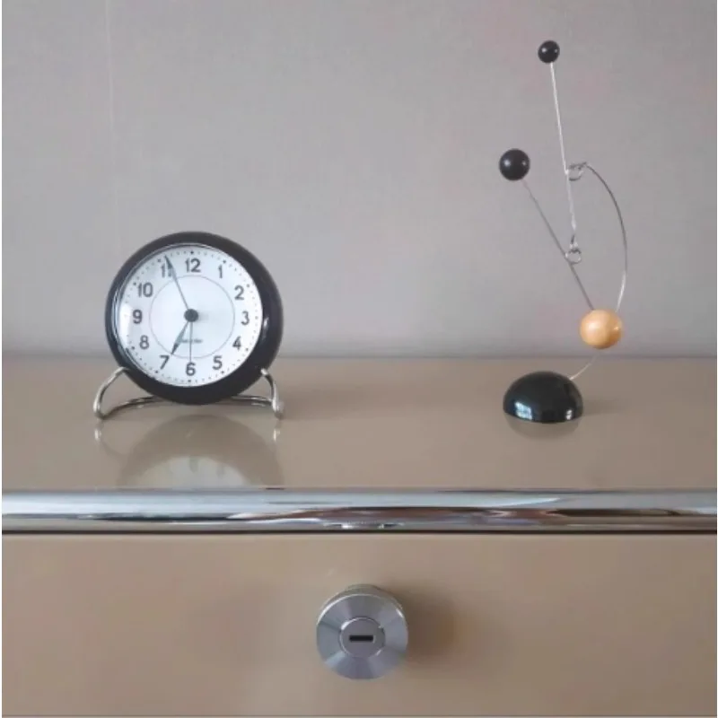 Art metal balance installation Dynamic European niche wabi-sabi bookcase small ornament