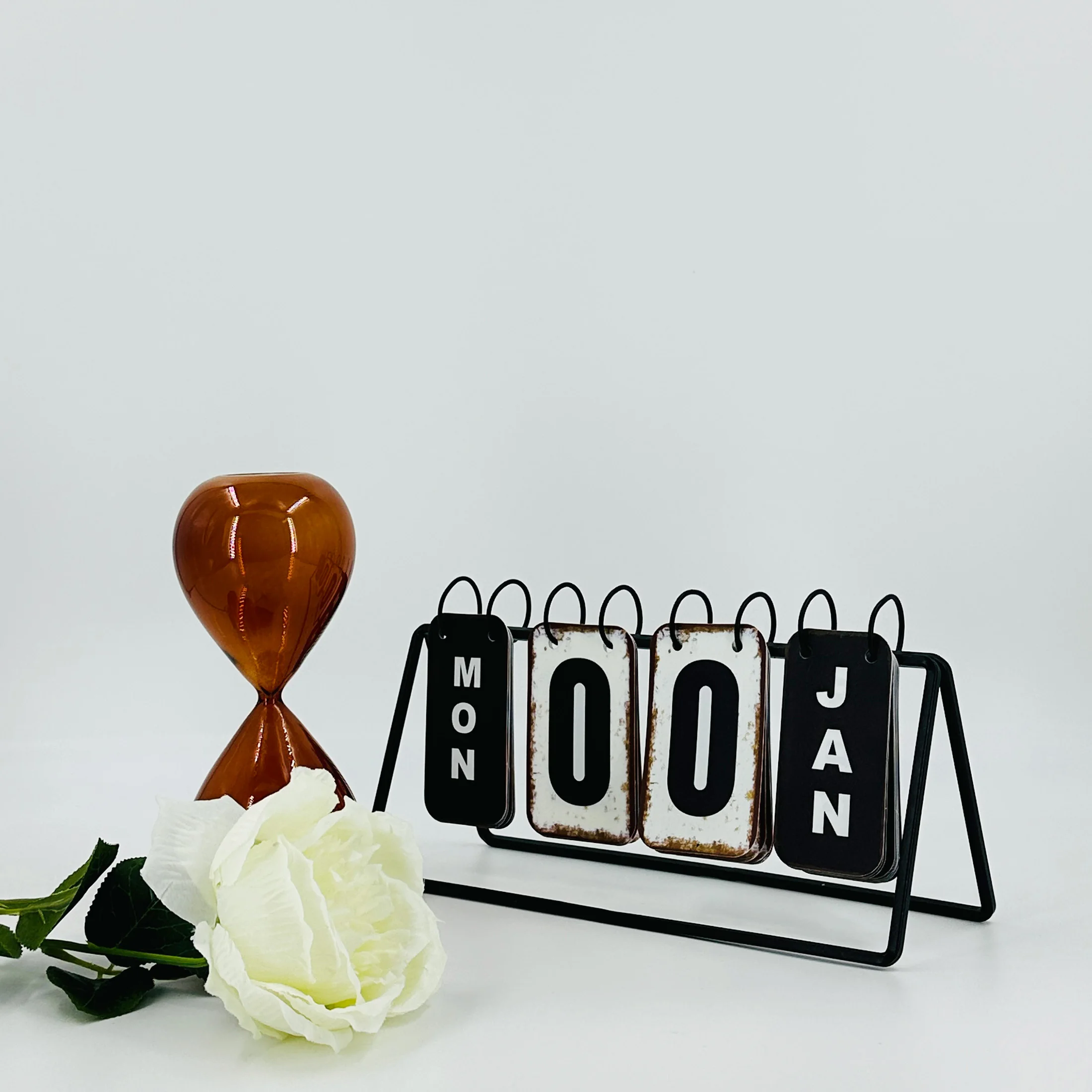 1pc page turning calendar, iron calendar for table decoration , for photo props decoration, suitable ,for home decor