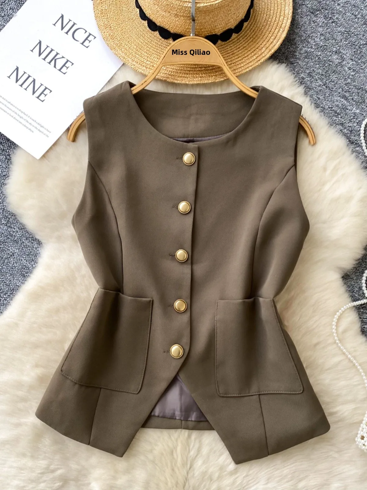 

Casual Commute Vest Top Women Spring Lightweight Design Sense Button Waist in round Ne Svel Vest Faionable
