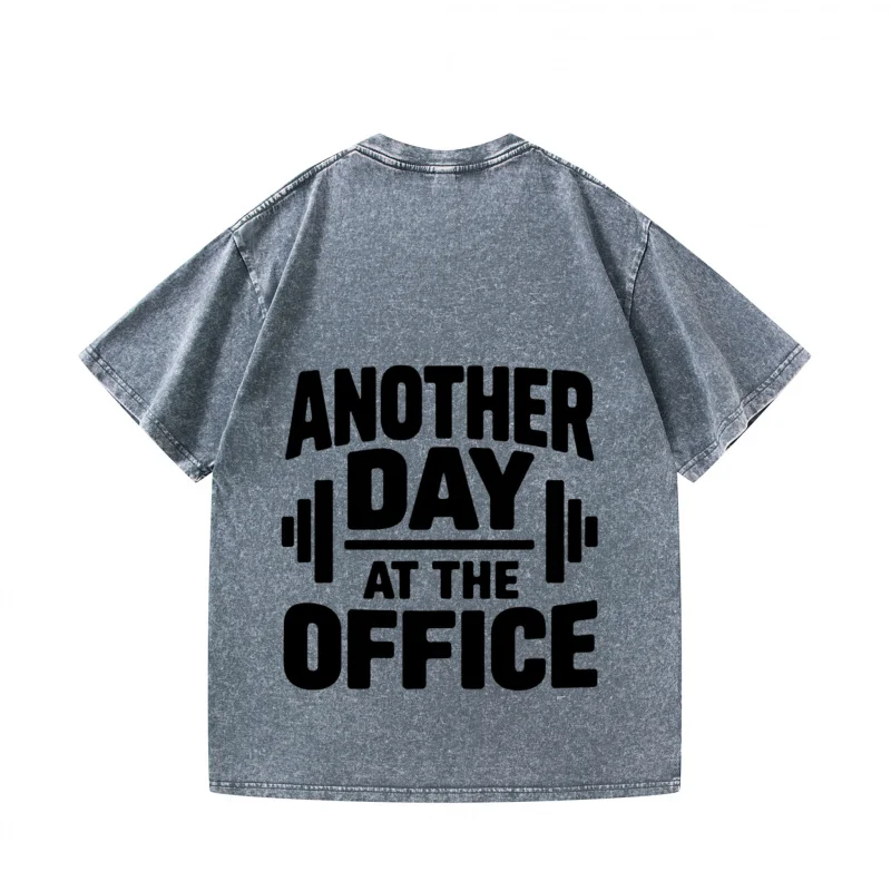 تي شيرت رجالي رمادي يوم آخر في المكتب مطبوع في صالة الألعاب الرياضية واللياقة البدنية ملابس كاجوال بأكمام قصيرة