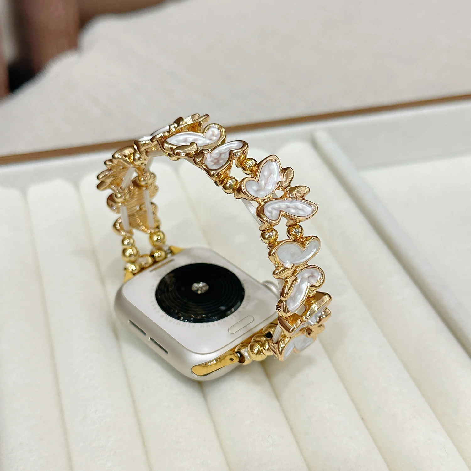 حزام سوار مرن على شكل فراشة لساعة أبل S10 42/46 ملم 38/40/41-45 لسلسلة IWatch Ultra 9 8 7-4 حزام نسائي أنيق