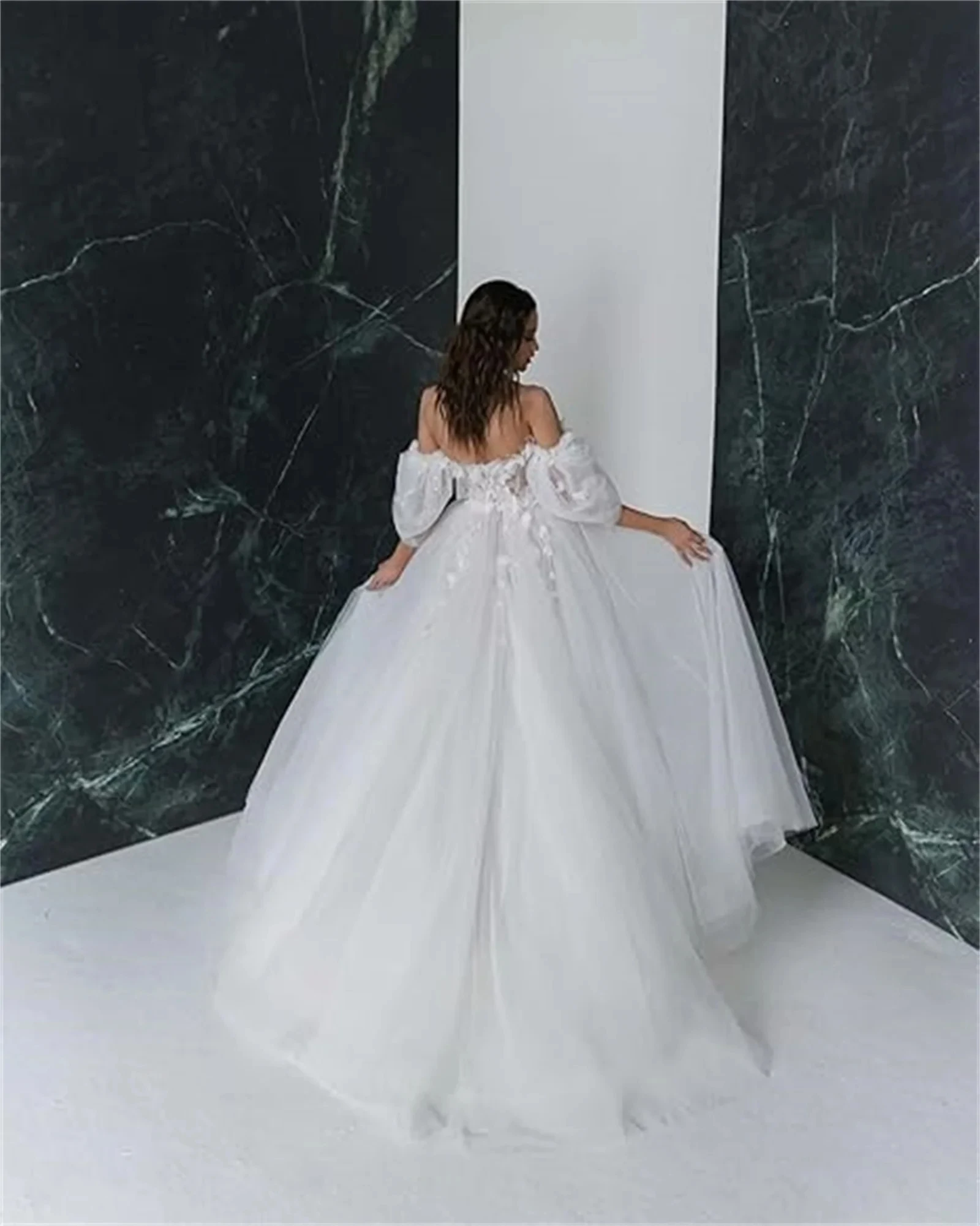 Abiti da sposa Boho con spalle scoperte e fiori per la sposa Abito da sposa lungo bianco in tulle