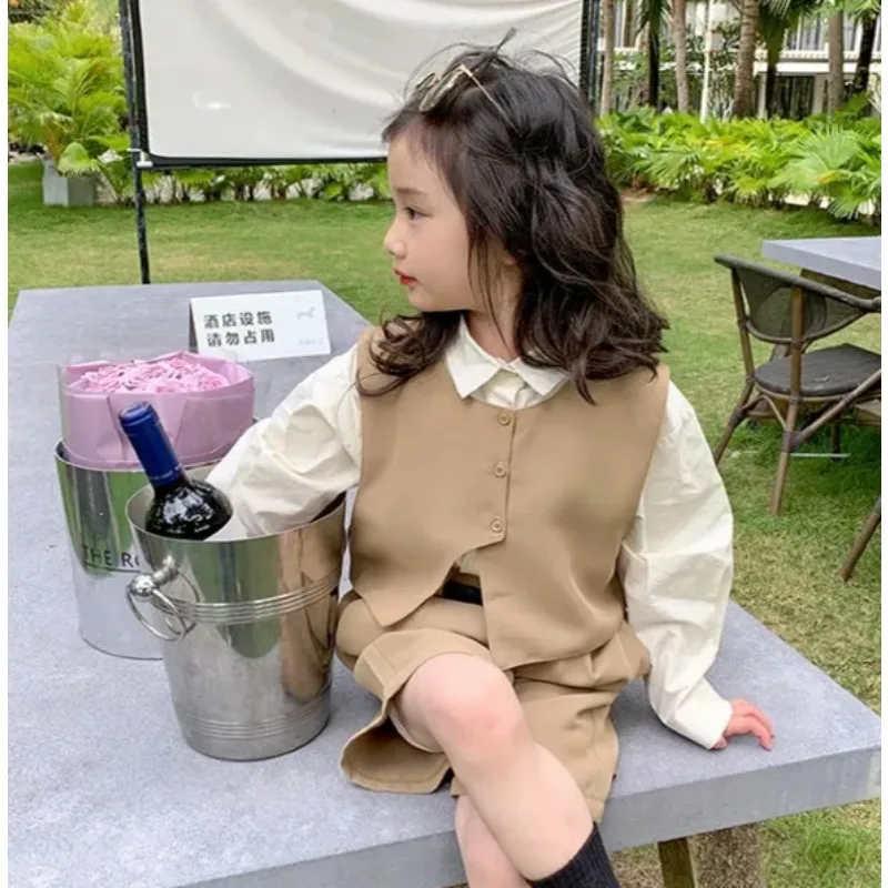 Children\'s Temperament Three Piece Set Spring and Autumn New Cotton Shirt for Baby Girls, Stylish Vest Versatile Shorts Set