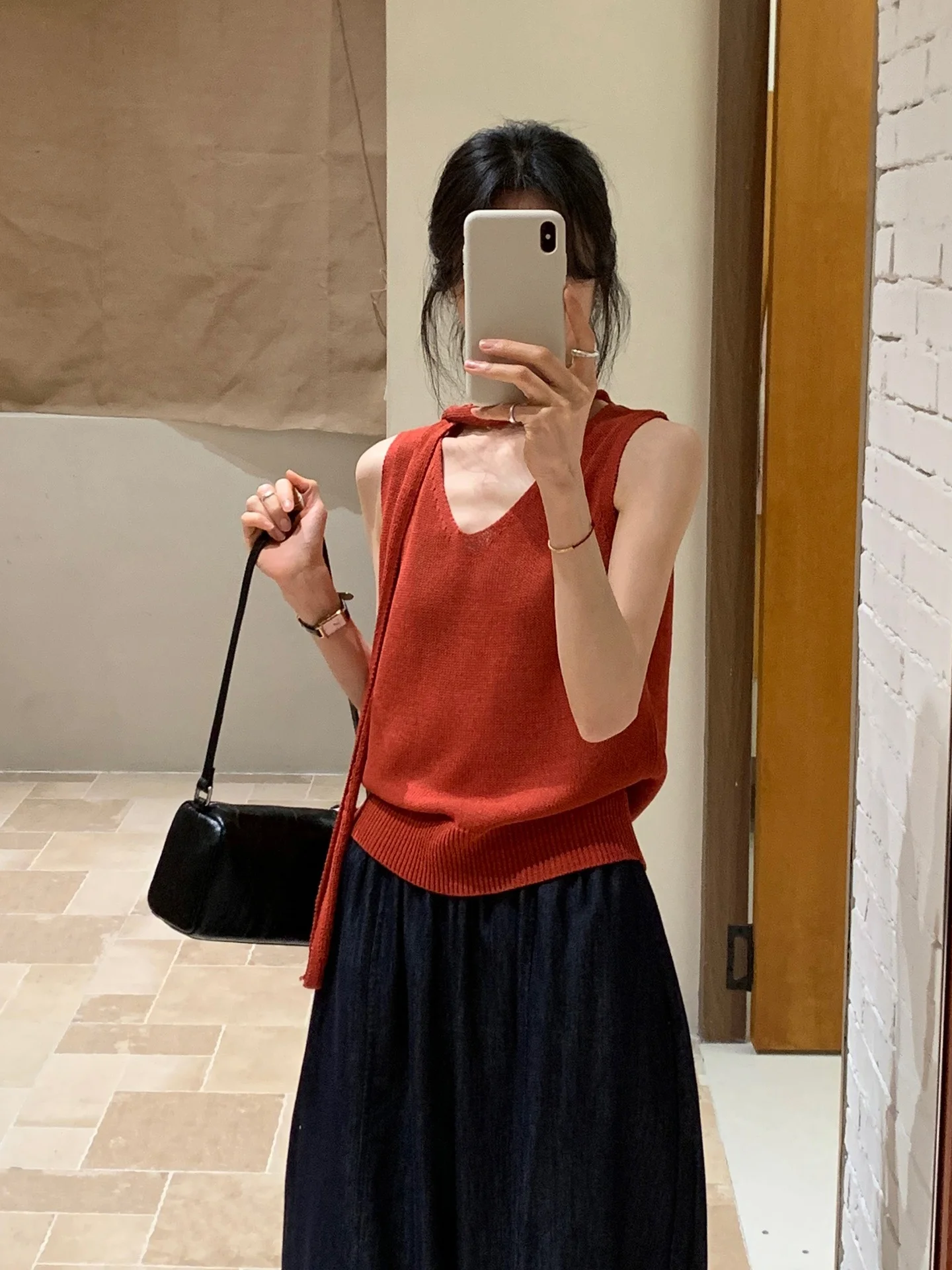 

Корейский стиль: красный вязаный топ без рукавов с V-образным вырезом для женщин – дизайнерская новинка для узкого круга аудитории, весна-лето, новое поступление