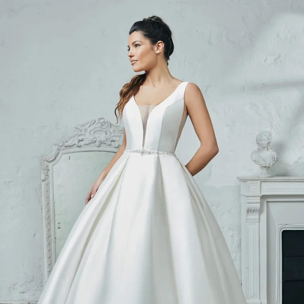 

Boho Wedding Dresses A Line Sleeveless V Neck Vestido De Noiva Elegant Bridal Gowns Open Backless Pearl Belt Custom Size