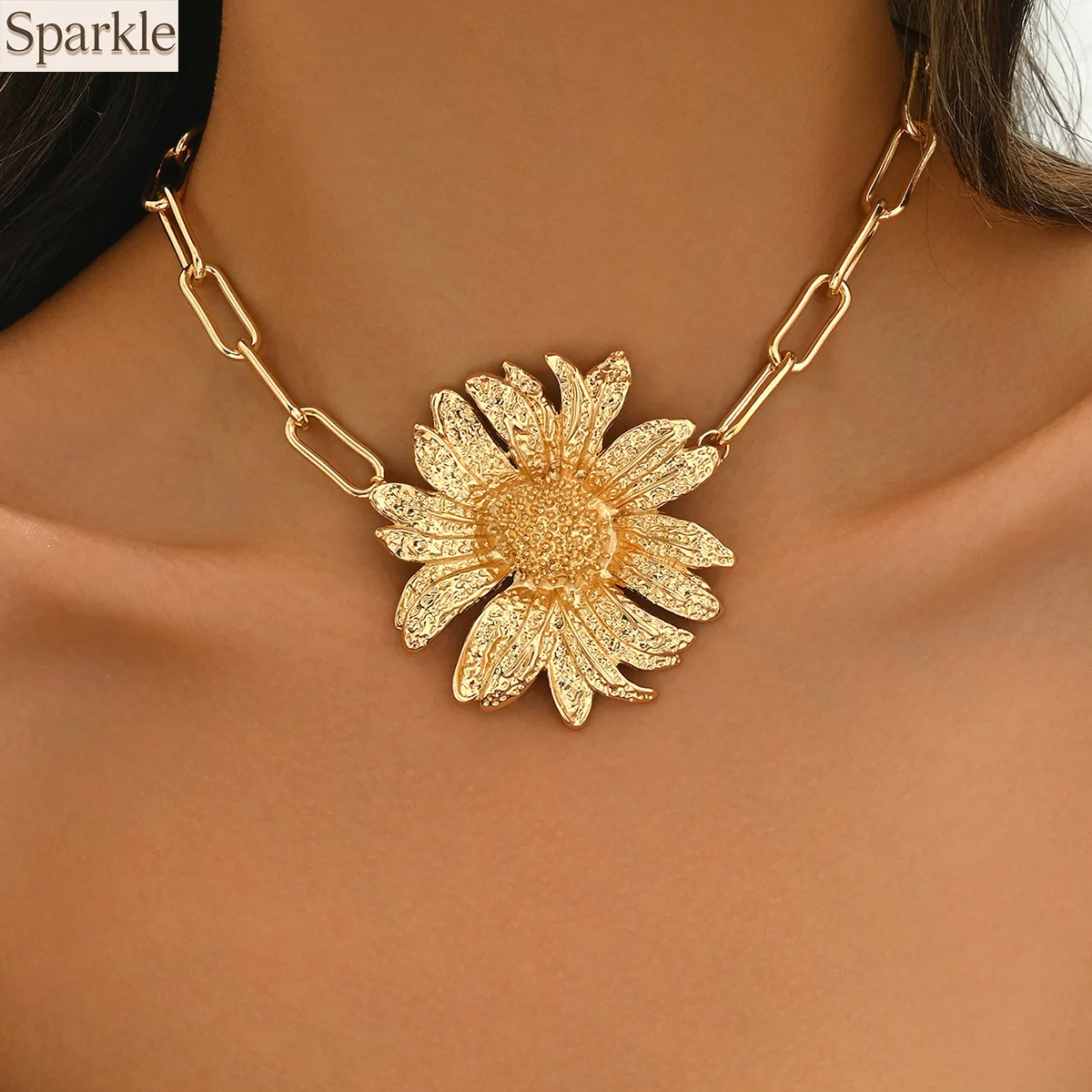 Exaggerated 3D Flower Stamen Pendant Necklace for Women Unique Versatile Paperclip Chain Choker Necklace Fashion Jewelry Gift