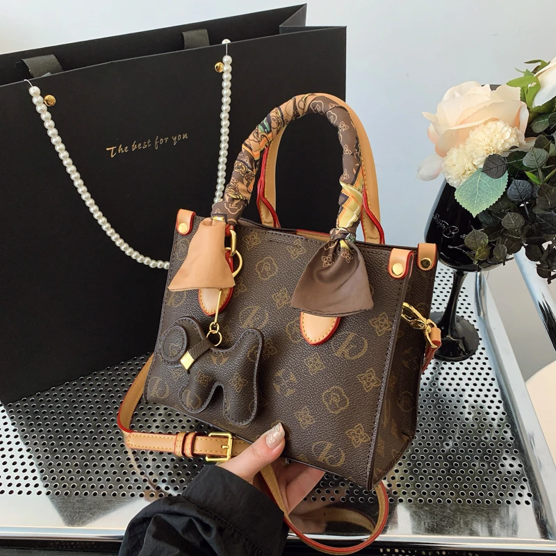 حقيبة يد نسائية خفيفة الوزن - حقيبة كتف جلدية فاخرة مصممة عبر الجسم ومحفظة نسائية مدمجة