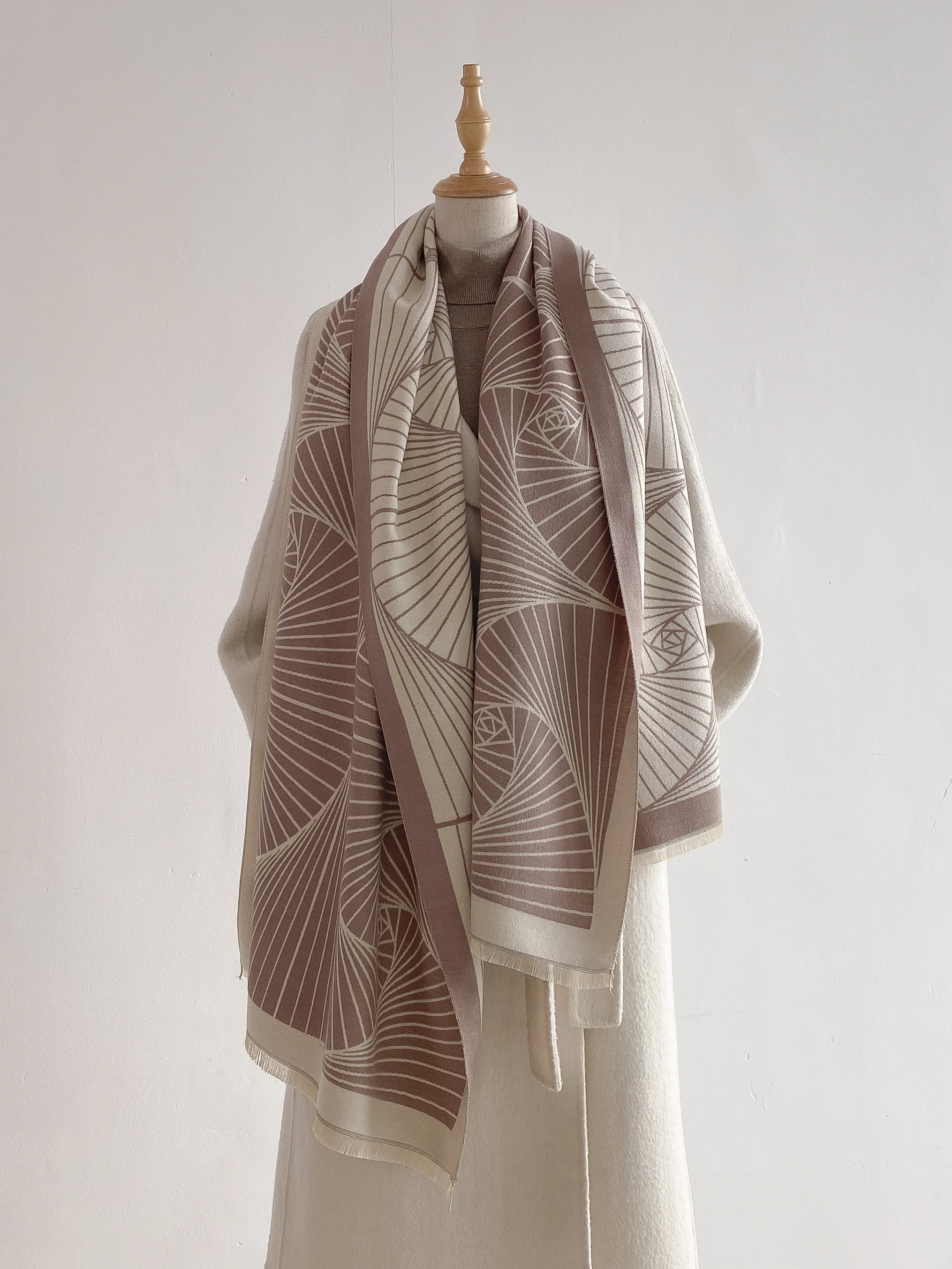 Women Geometric Line Print Cashmere Feel Scarf, Soft Warm Tassel Shawl Large Wrap Scarf for Winter Daily Outfit