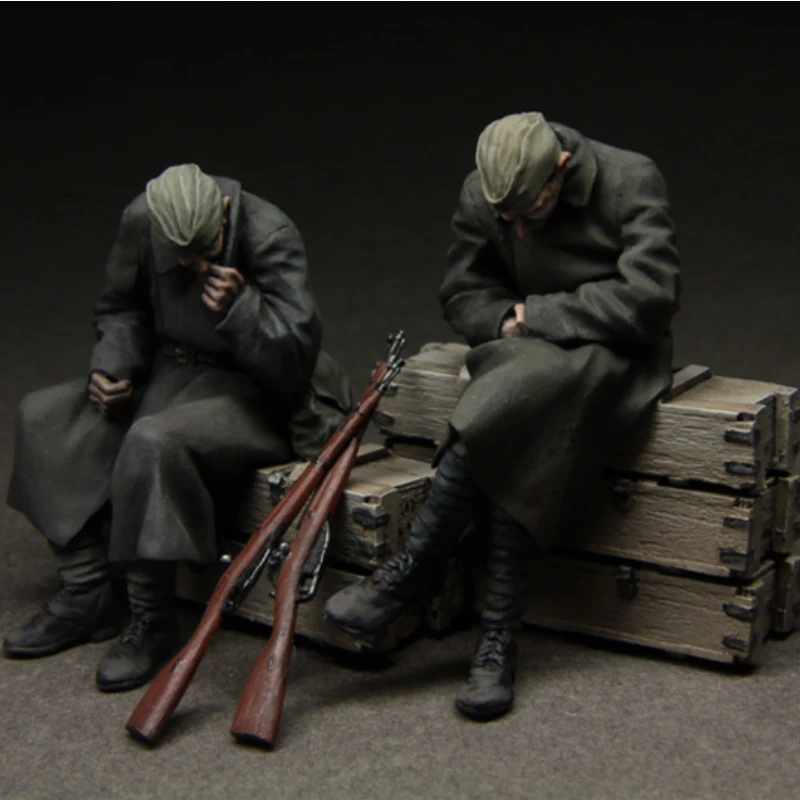 1/35 Scale Resin Figure Model Assembly Kit Historical Hobby Military Miniature Red Army Bag at Rest Unassembled & Unpainted