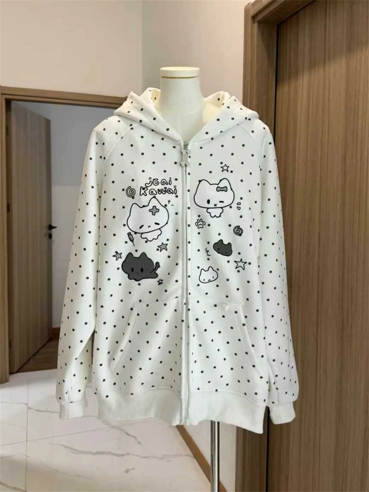 日本のY2K風春秋用フーディージャケット、女性服、水玉模様の猫プリントスウェットシャツ、2025年カジュアルシックなフード付きトップス