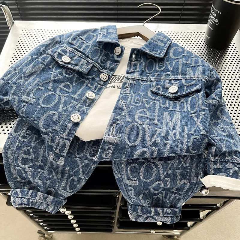 

Комплект одежды для маленьких мальчиков 1-5 лет, весенне-осенняя джинсовая куртка + футболка + штаны, комплект из 3 предметов для детей, ковбойский модный костюм, одежда для маленьких мальчиков
