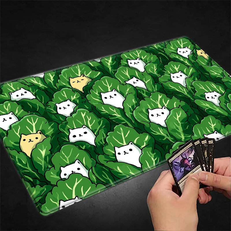 

Милые белые и желтые кошки в зеленом листе, волшебный игровой коврик для вечеринок, прочный резиновый коврик для игр MTG и TCG 35X60 см, коврик для мыши, офисные настольные коврики