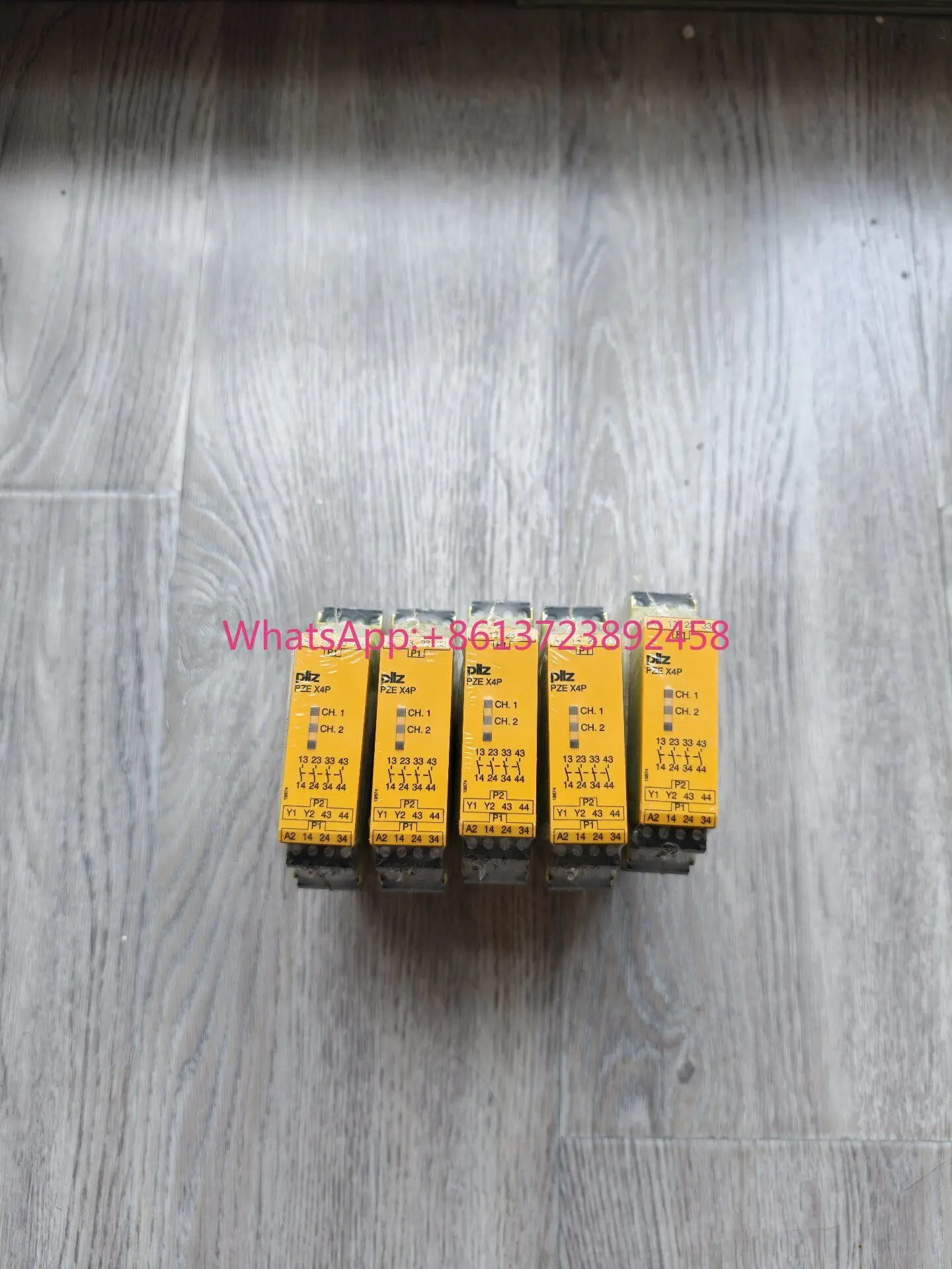 

PZE X4P 777585 Pilz brand new original genuine relay
