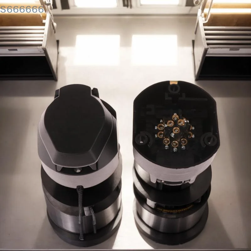 

12V Electrical Adaptor 13Pin Round Socket for Euro Trailer Caravans