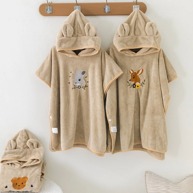 

Вышитая накидка из кораллового флиса с капюшоном, детский халат, детское хлопковое впитывающее корейское банное полотенце с медведем