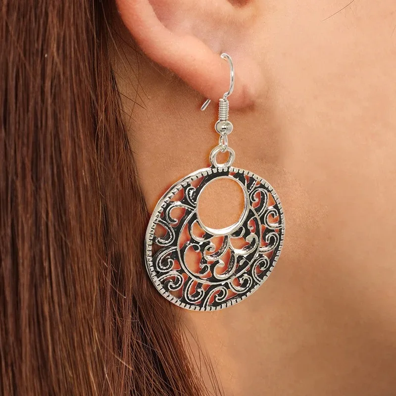 العصرية مجوهرات البوهيمي خمر العرقية التبتية الفضة طويلة كبيرة الجوف جولة انخفاض القرط منحوتة الزهور استرخى أقراط النساء