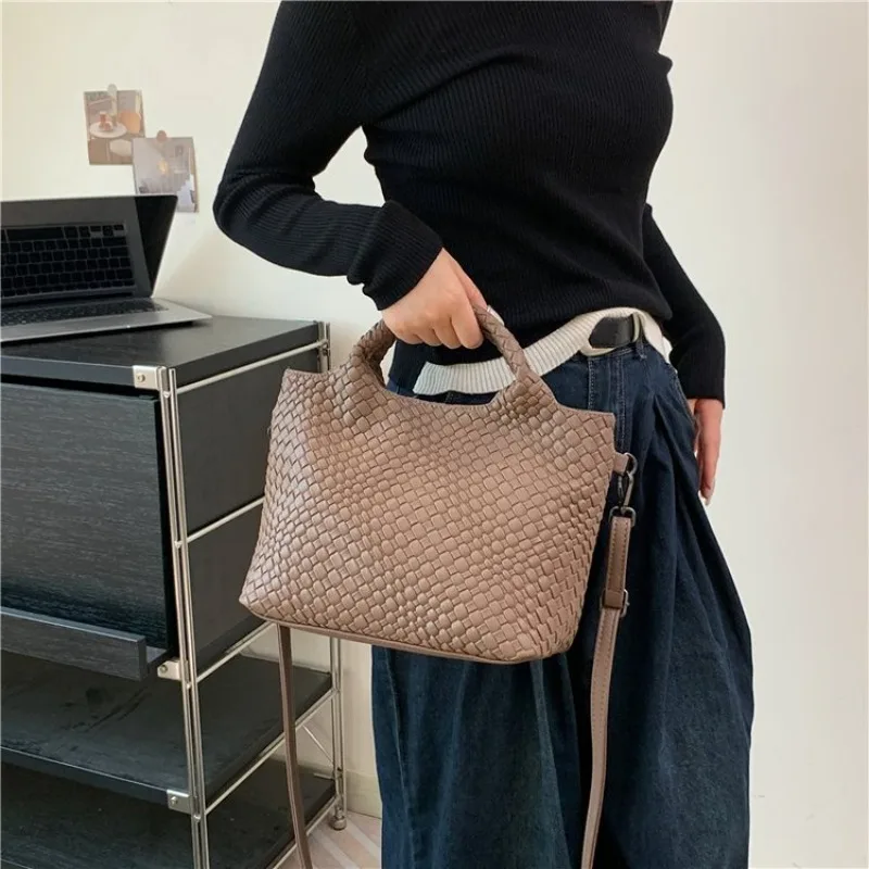 

Новая женская плетеная сумка-тоут — вместительная городская сумка с верхней ручкой, универсальная сумка через плечо для повседневного использования и шопинга