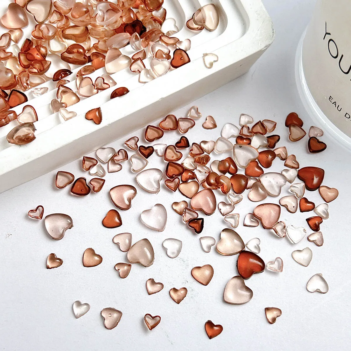 50 Uds. De Mini corazón grande y pequeño transparente de hielo, decoraciones artísticas para uñas de resina mixta, 3D, creativo, bonito corazón de melocotón marrón, dijes para uñas DIY