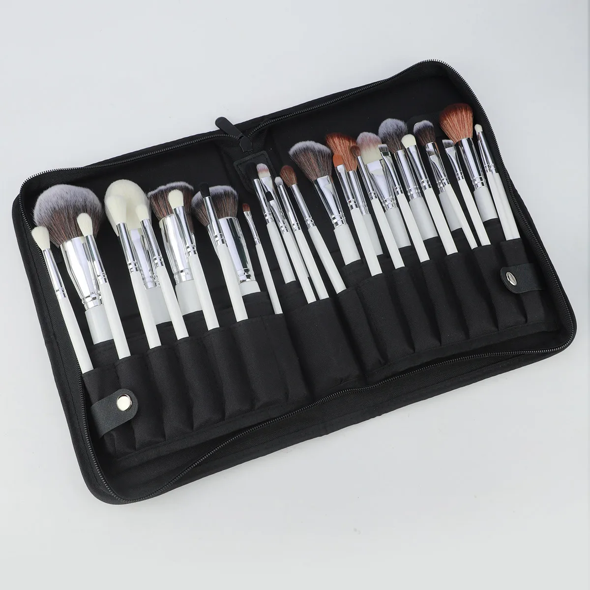 Set di pennelli per trucco naturale nero 30 pezzi con borsa fondotinta in polvere per sfumare fard sopracciglio ombretto professionale Maquillaje