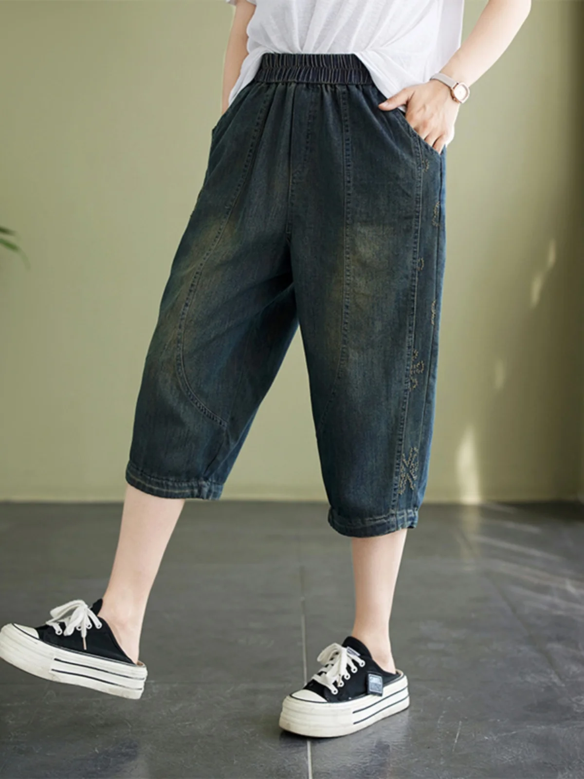 

Лето 2024, женские свободные джинсы-шаровары на семь футов, модные повседневные утягивающие брюки с капустой и цветочным узором, синие прямые джинсы