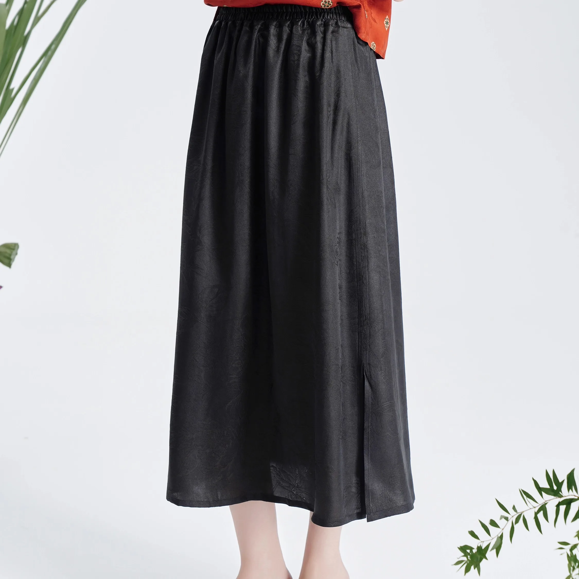 

Retro Silk Satin Skirt Full Elastic Large Hemline Versatile Vintage Skirt Traditional Crt Floral Embroidery