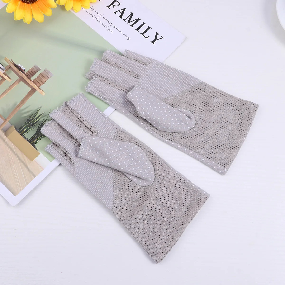 

1Pair Uv Protection Sunblock Half Finger Gloves Lightweight Cotton Cycling Climbing Driving Fingerless Gloves Non-Slip Summer