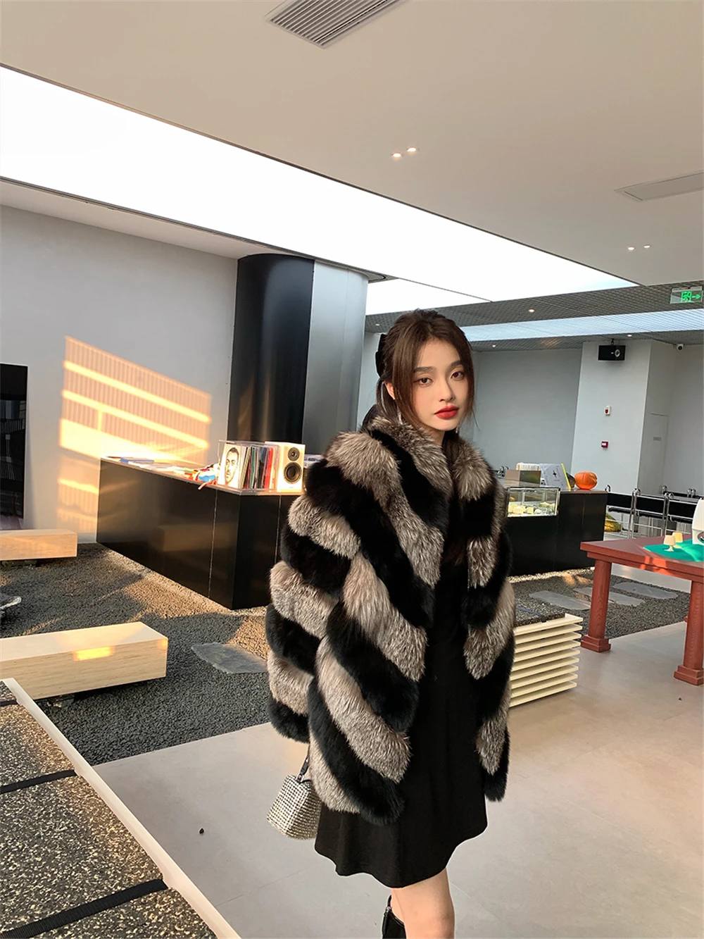 Real Natural Silver Fox Fur Coat Plus Size Thick Black Genuine Fox Women Luxury Winter Jacket With Hood For Girl Full Sleeves