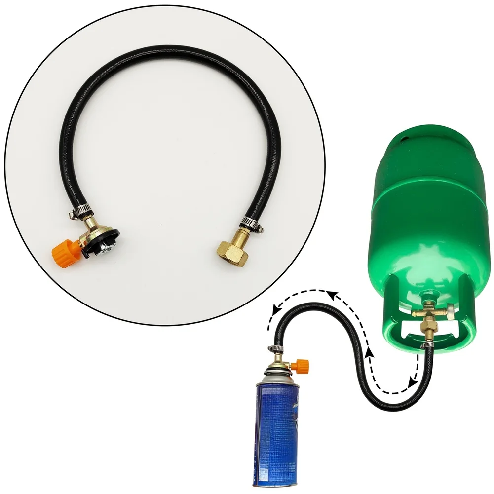 Adaptador de butano para exteriores con manguera de 50 cm para cilindros, de aleación de cobre, hierro y zinc, y diseño de goma negra.
