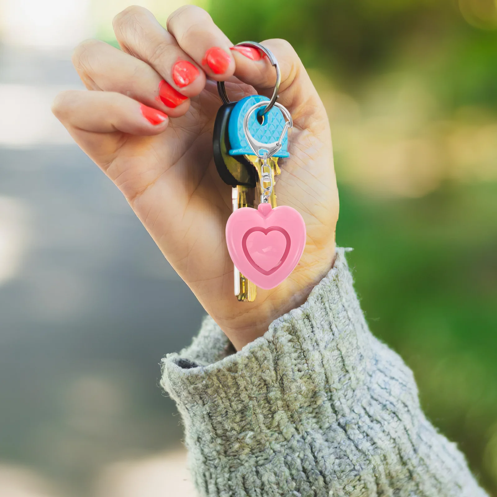 

Personal Alarm Heart Shape with LED Light High Decibel Sound Safety Device for Women Children Portable Outdoor