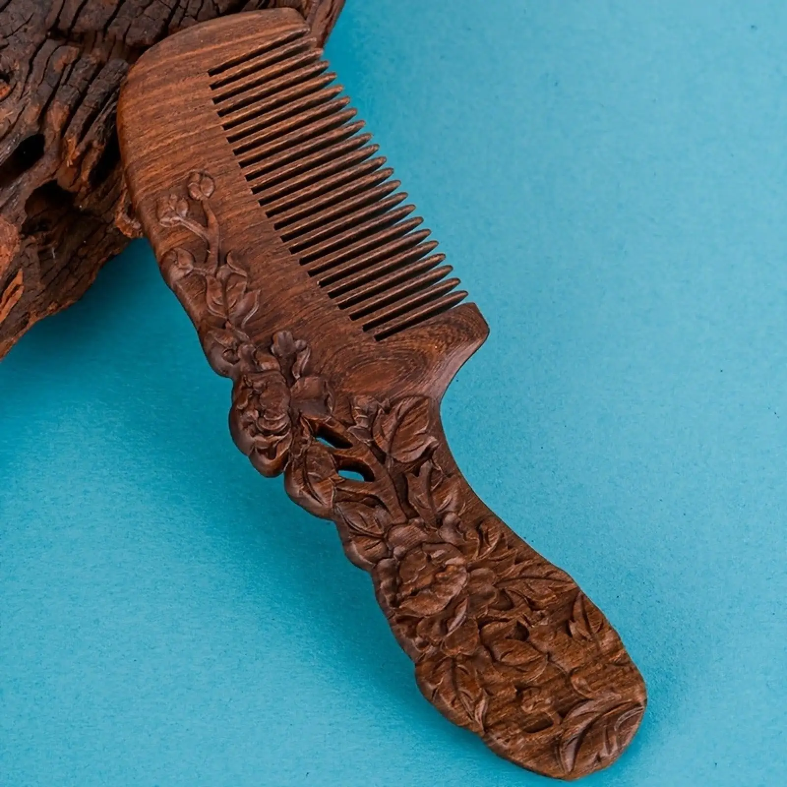 

Natural Solid Wood Sandalwood Comb With Carved Hollow Peony Design, Fine-Toothed Gift Comb