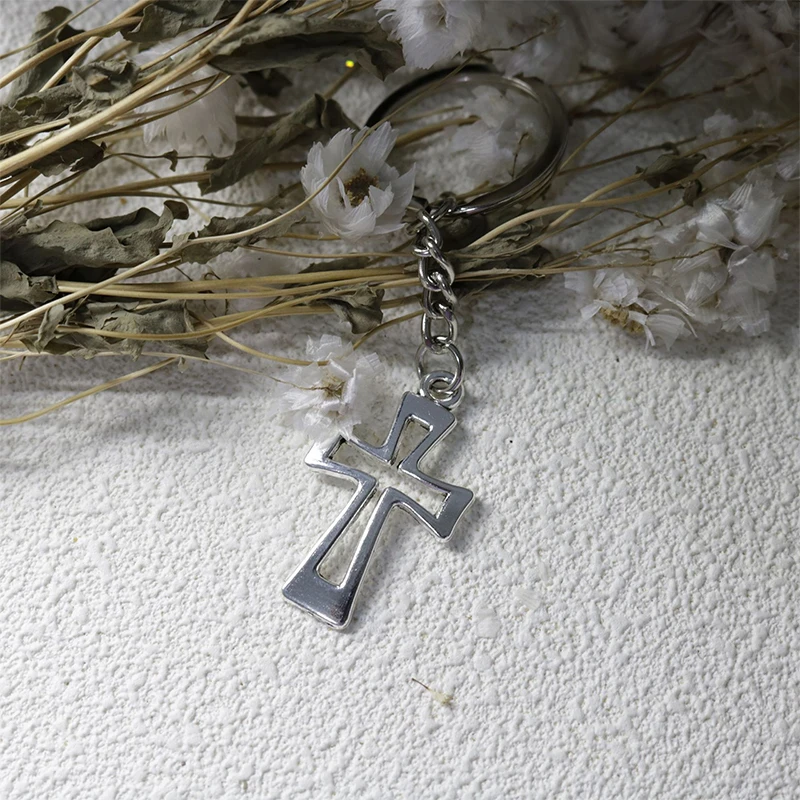 Fashion Hollow Cross Pendant Keychain For Women Men Creative Car Key Ring Simple Retro Backpack Decoration Accessories Gifts