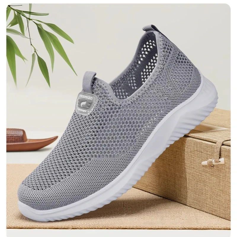 

Cloth shoes men's summer new style middle-aged and elderly one foot breathable mesh shoes soft sole anti slip mesh sandals