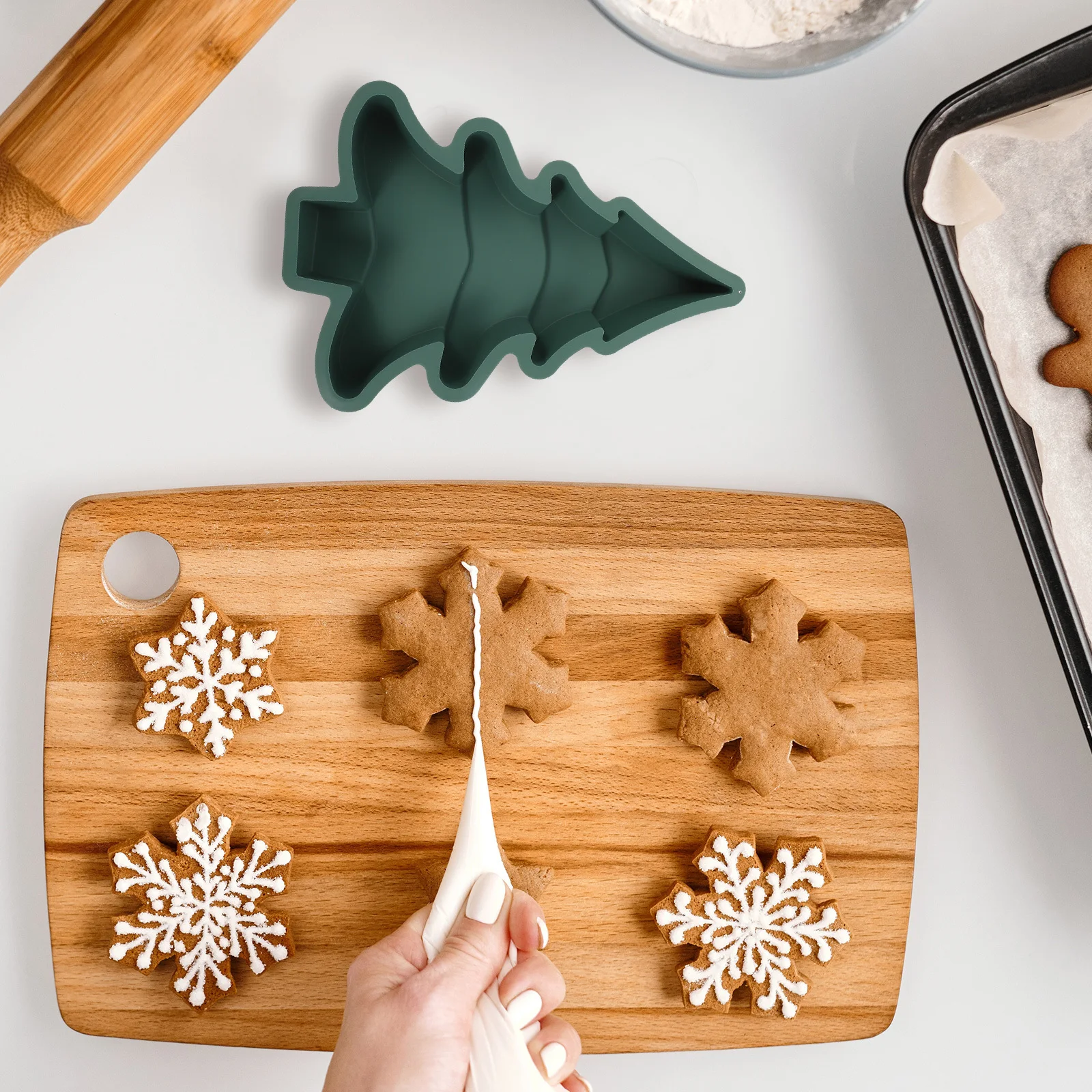 

3Pcs 3D Holiday Baking Mold 30x20.5cm Silicone Tree Cake Pan Food-Grade Non-Stick Reusable Dessert Molds for Christmas Party