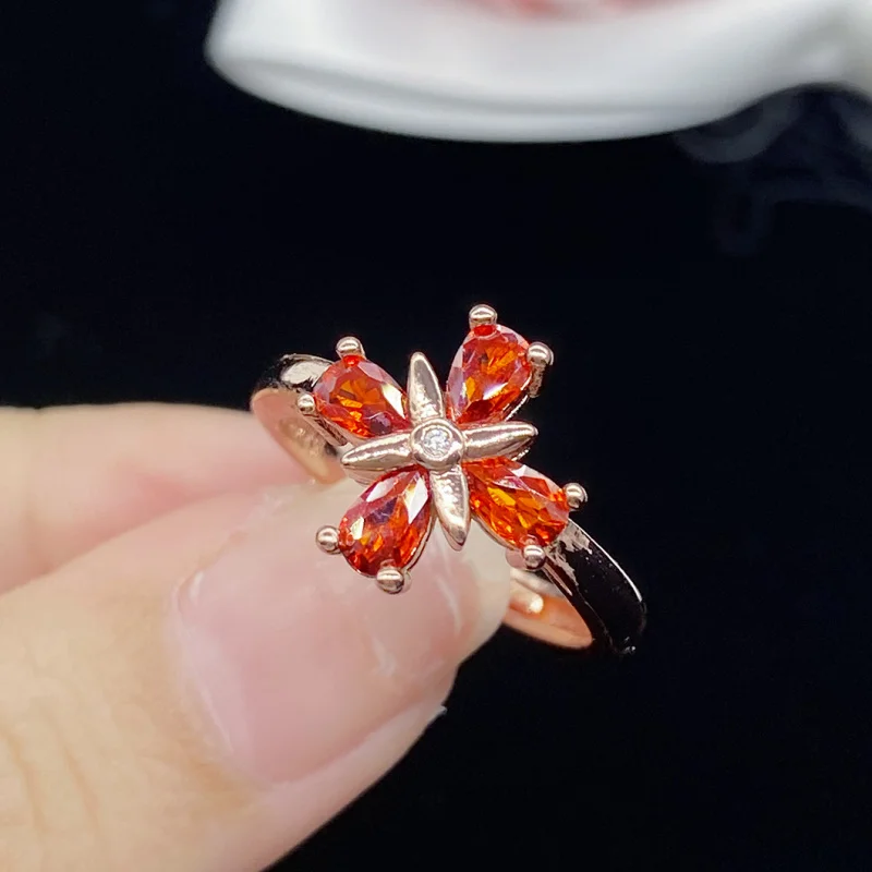 

High-End Zircon Fire Color New Product Garnet Four-Leaf Clover Open Ring for Women