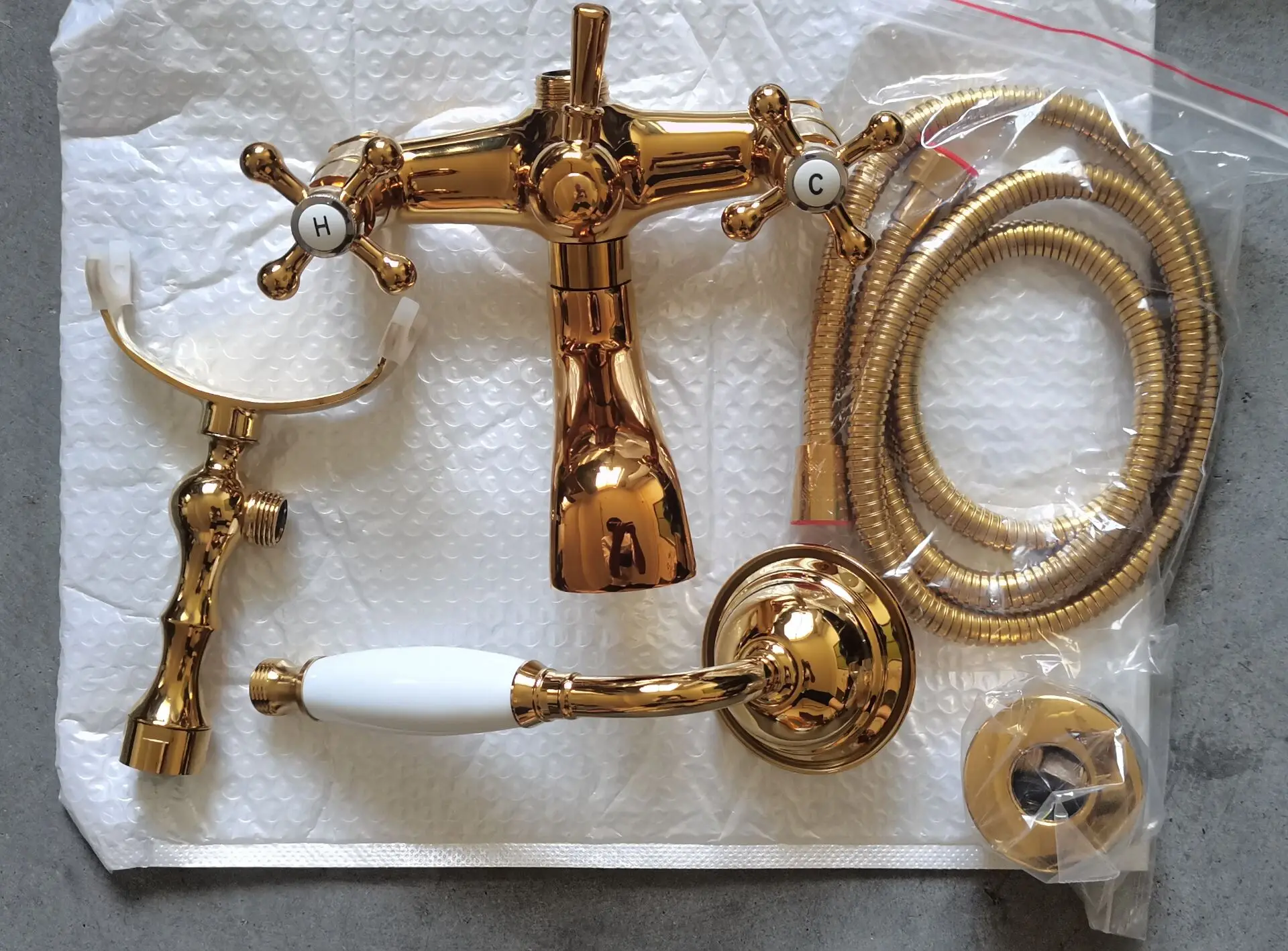 Polished Gold Bathroom Tub Faucet Telephone Style Bathroom Bathtub Wall Mounted With Handshower Swive Tub Spout Ntf130