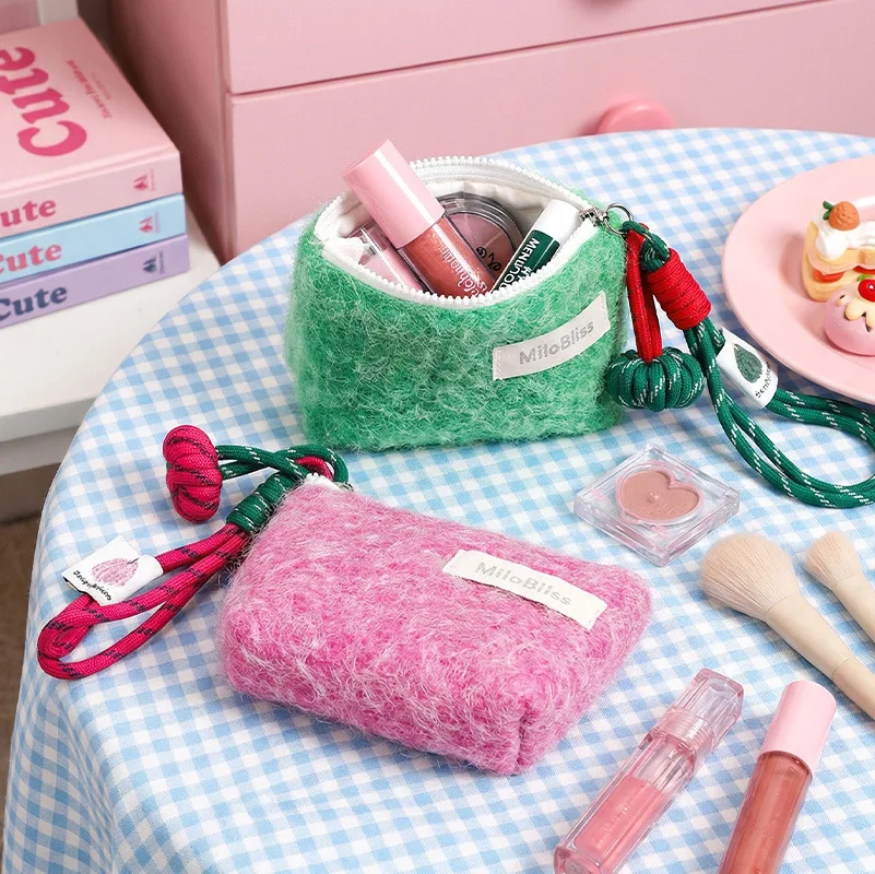 Ladies' Makeup Bag Korean Dopamine Portable Compact High Quality Handheld Storage Bag Plush Sweet Kawaii Fashion Cosmetic Bags