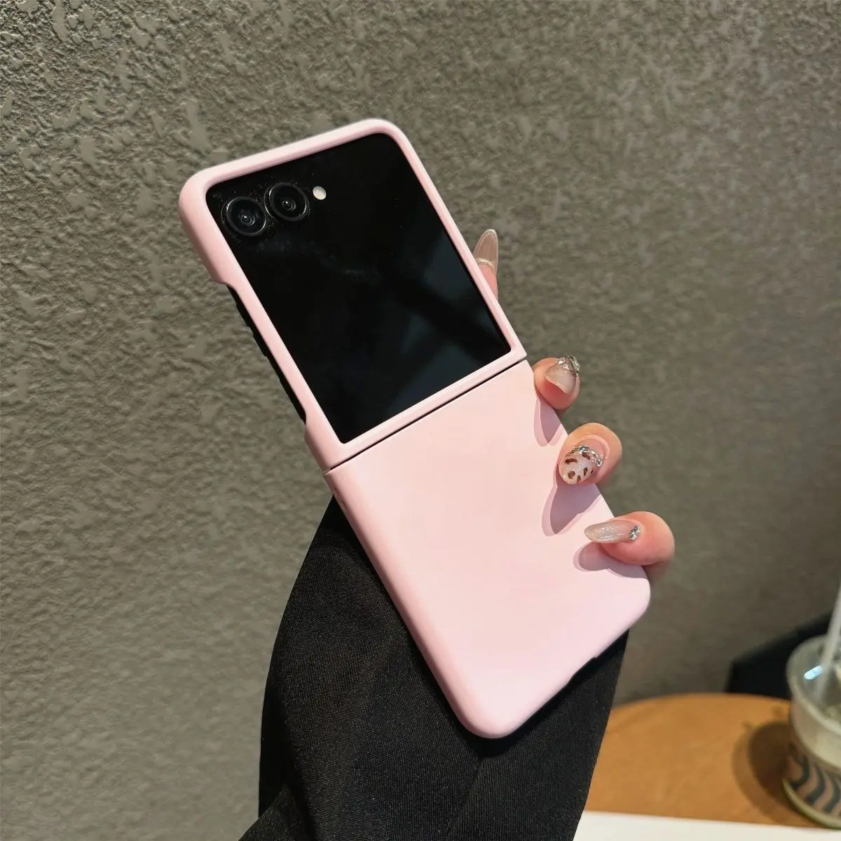 For Motorola MOTO Razr 60 50 Ultra Case Simple Flip PC Skin-friendly And drop-proof Cover For MOTO Razr60 50 Ultra Funda