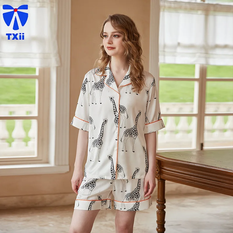 [White Giraffe] New Pajamas Women's Summer Short-sleeved Ice Silk suit Sweet Cute Cartoon Home Clothes