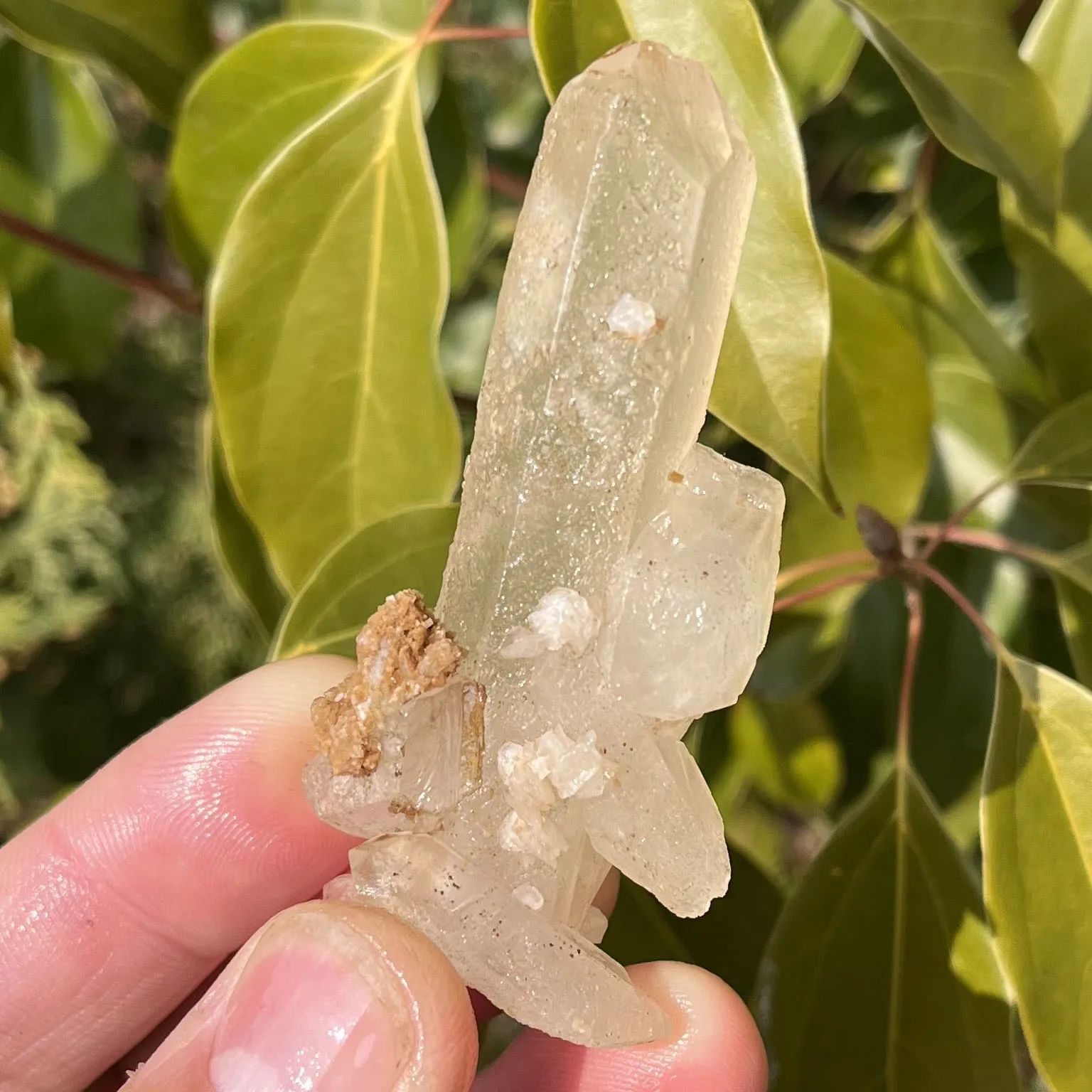 

Natural white crystal and calcite symbiotic crystal cluster specimen Feng Shui energy healing stone home decoration