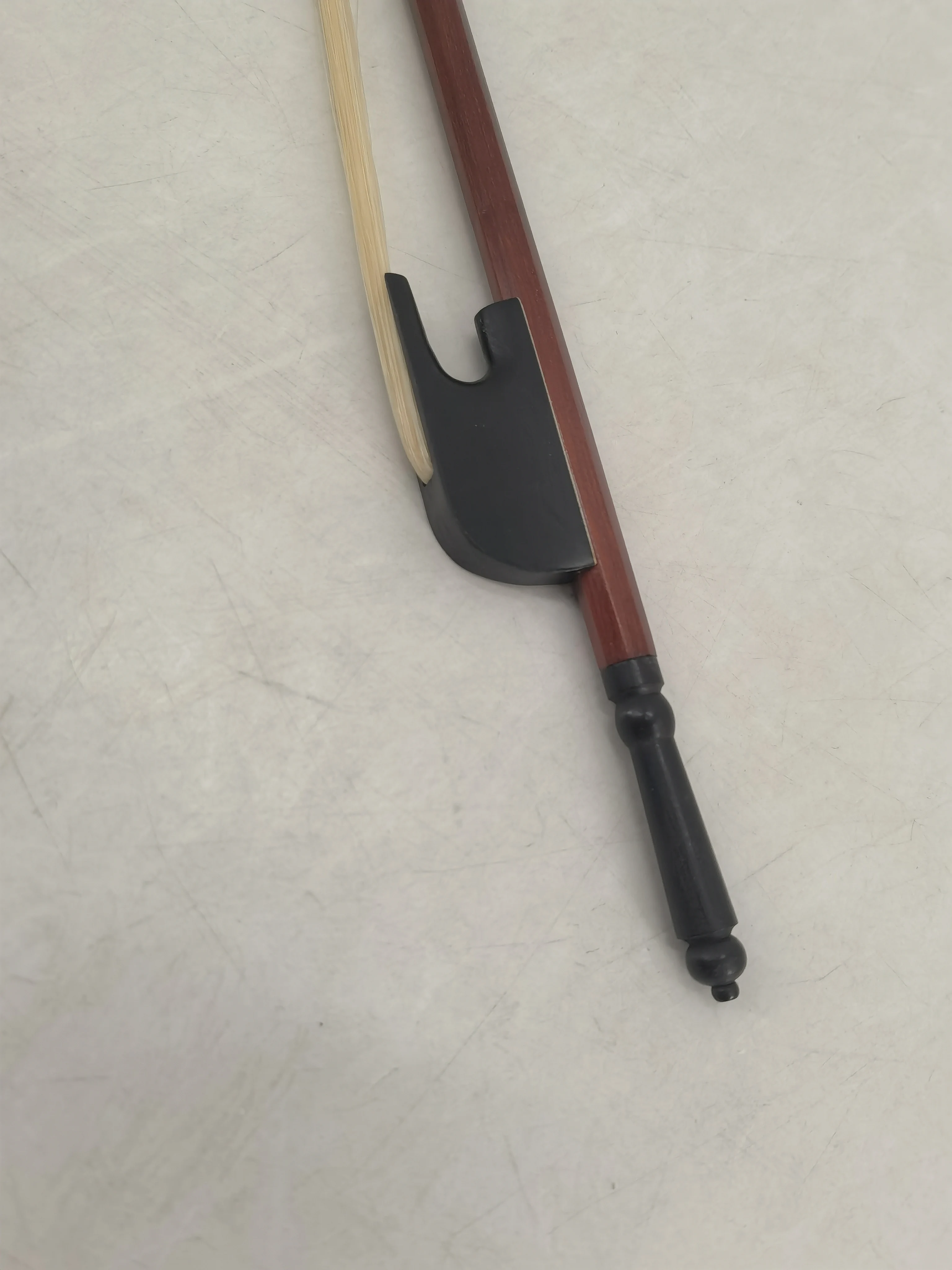 Yinfente 4/4 Violin Bow Baroque Style Brazil Wood Ebony Frog Violin Accessory Parts Natural Horse Hair Black / White Full Size