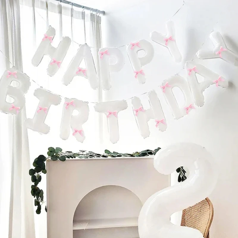 Weißes Happy Birthday Banner, Ballon und Hellrosa Schleifenballon mit Rosa Schleifenband, Geburtstagsparty-Dekoration – Detail 5